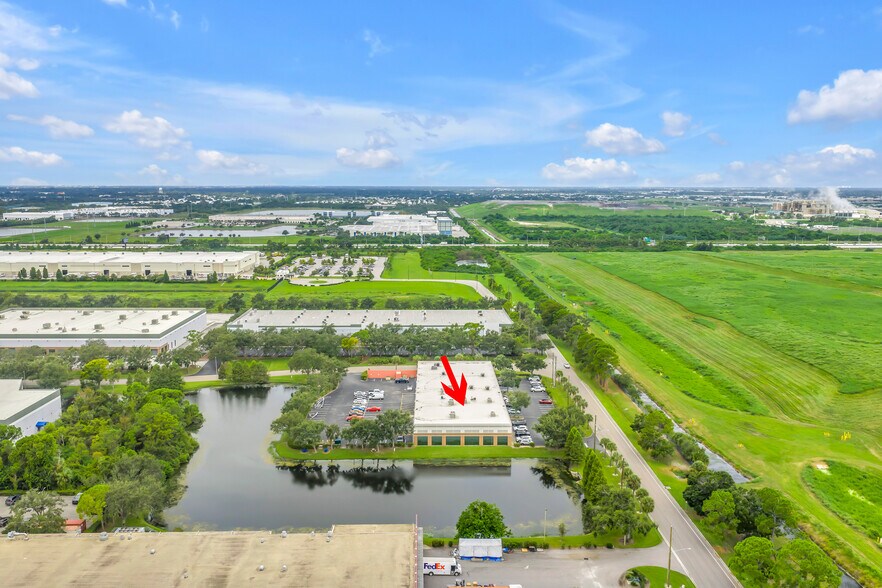 More Photos Of 1780 102nd Ave N, Saint Petersburg Light Distribution For Lease