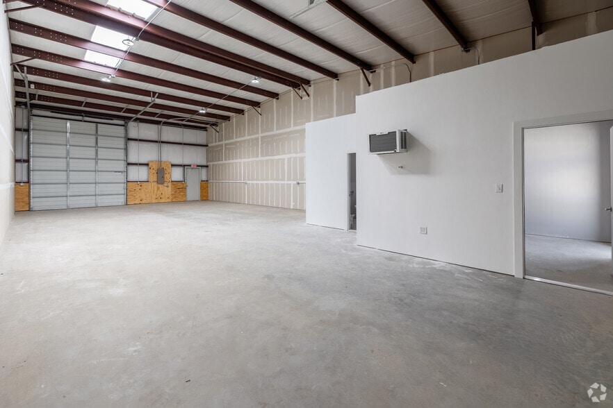 More Photos Of 4580 J D Mouser Pky, Alvarado Unknown For Lease