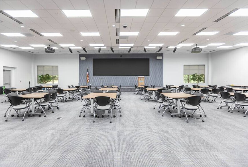 More Photos Of 7000 Midland Blvd, Amelia Office For Lease