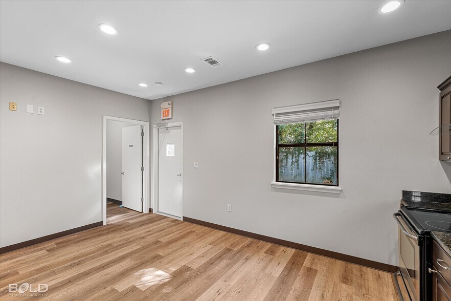 More Photos Of 3605 Youree Dr, Shreveport Office For Sale