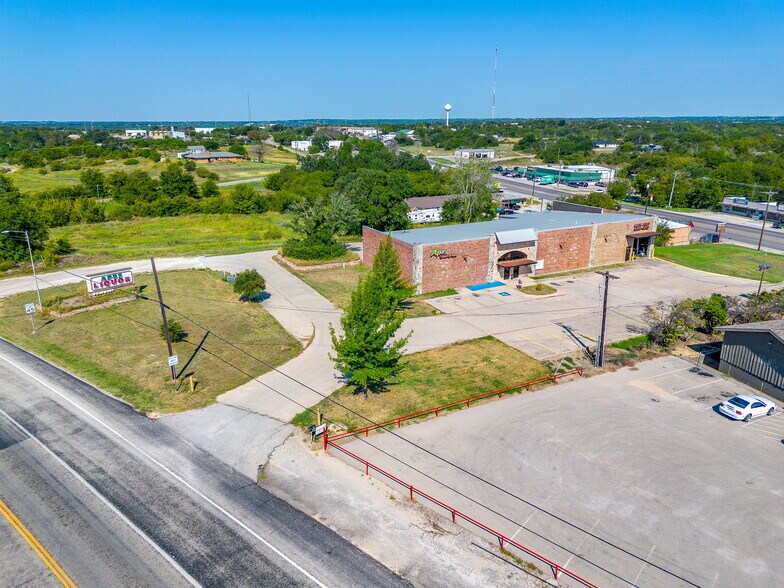 More Photos Of 1228 Ranger Hwy, Weatherford Freestanding For Sale