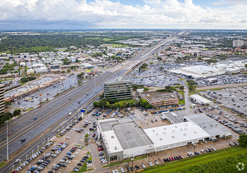 More Photos Of 9494 Southwest Fwy, Houston Office For Lease
