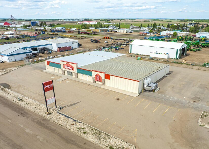 More Photos Of 5338 50 Av, Vegreville General Retail For Sale