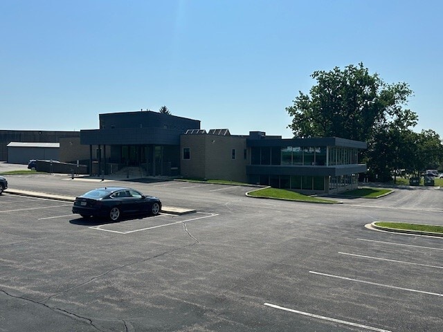 More Photos Of 6450 Sand Lake Rd, Dayton Office For Sale
