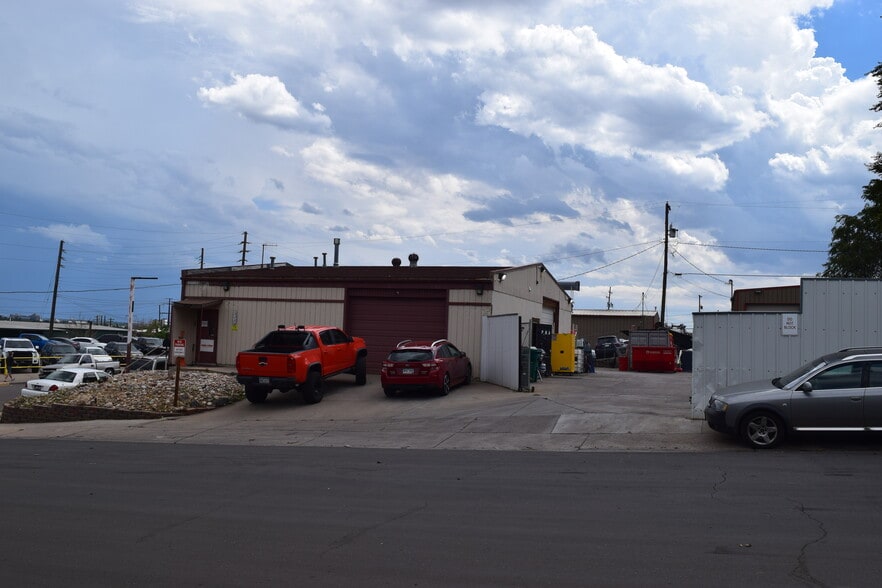 More Photos Of 2401 S Raritan St, Englewood Warehouse For Sale