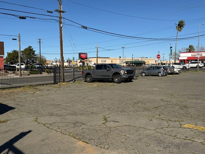 More Photos Of 7349 Fair Oaks Blvd, Carmichael General Retail For Sale