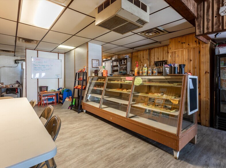 More Photos Of 107 N Main St, Elmwood Storefront Retail Residential For Sale