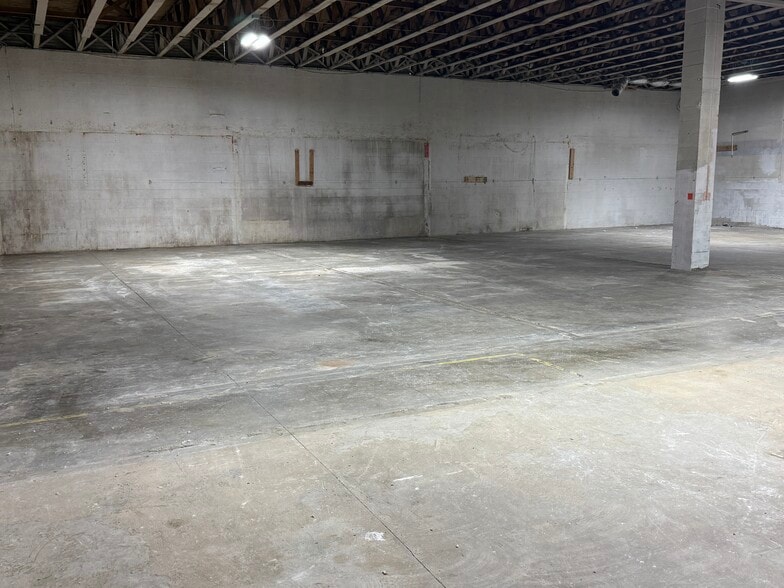 More Photos Of 212 N Gales St, Port Angeles Warehouse For Sale