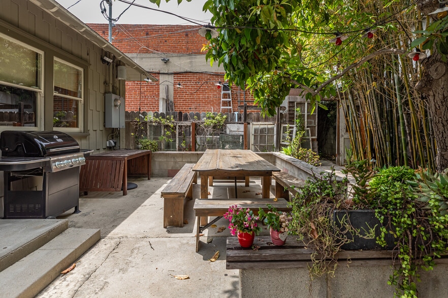 More Photos Of 1231 Abbot Kinney Blvd, Venice General Retail For Lease