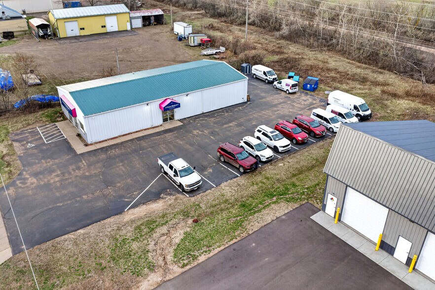 More Photos Of 1590 Macauley Ave, Rice Lake Flex For Sale