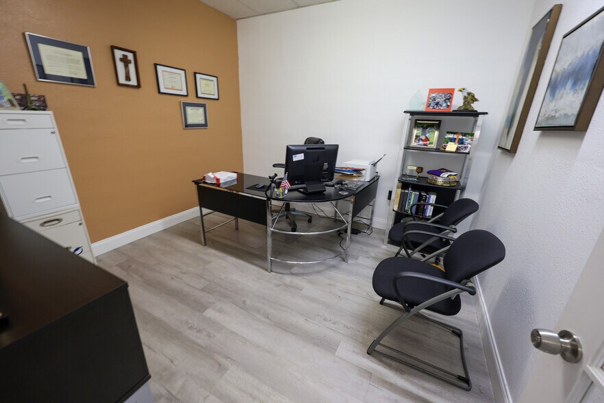 More Photos Of 3005 S Tuttle Ave, Sarasota Religious Facility For Sale