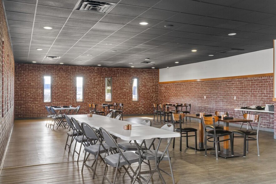 More Photos Of 1716 W Andrew Johnson Hwy, Morristown Restaurant For Sale