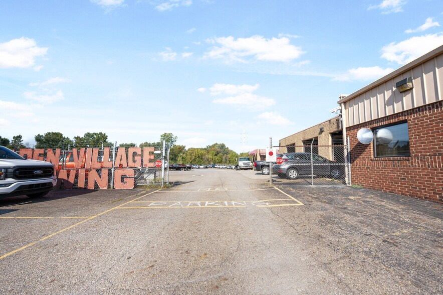 More Photos Of 7079 Whipple Ave NW, Canton Auto Dealership For Lease
