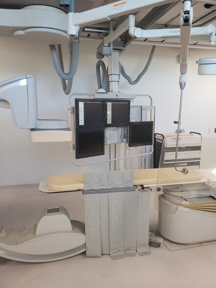 More Photos Of 2200 George Dieter Dr, El Paso Healthcare For Sale