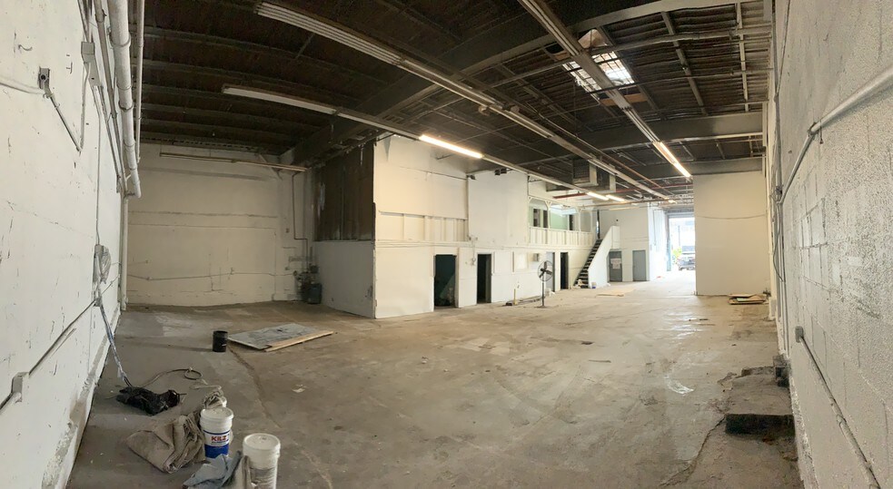 More Photos Of 2501-2515 Newbold Ave, Bronx Warehouse For Lease