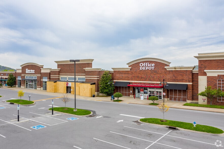 More Photos Of 535-555 Cool Springs Blvd, Franklin Unknown For Lease