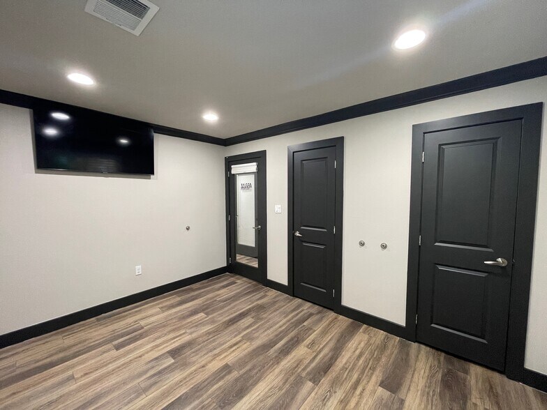 More Photos Of 408 Wilson Rd, Conroe Loft Creative Space For Lease