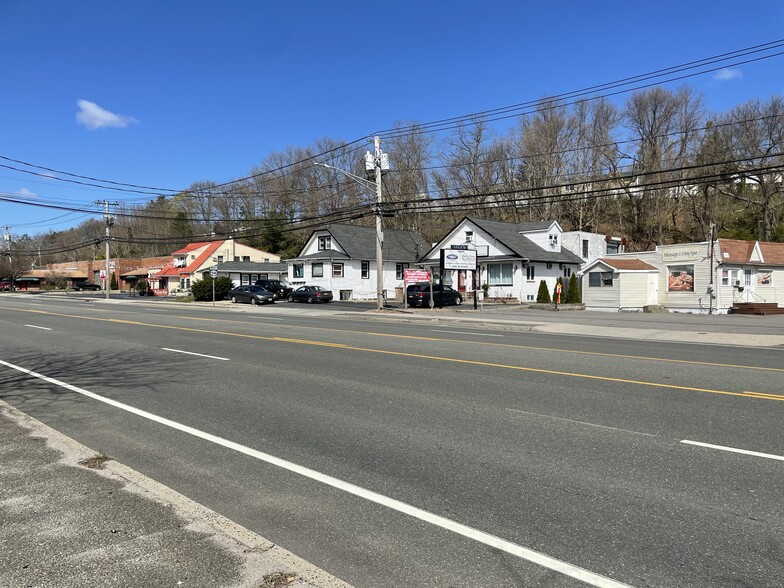 More Photos Of 1029 W Jericho Tpke, Smithtown Showroom For Sale