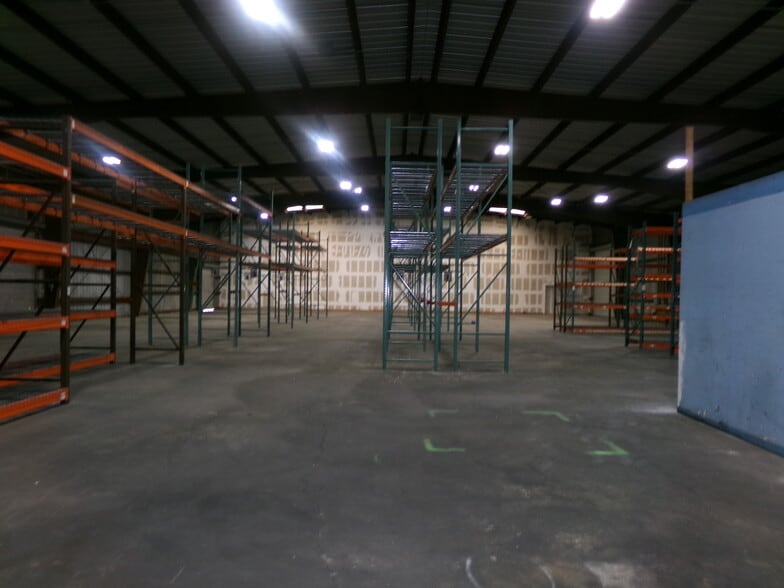 More Photos Of 3030 Winter Lake Rd, Lakeland Distribution For Lease