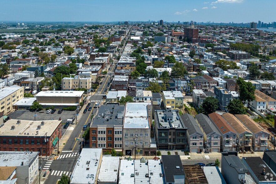 More Photos Of 50-52 Graham St, Jersey City Storefront Retail Office For Lease