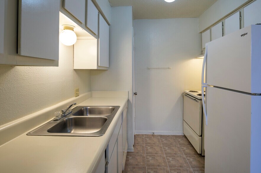 More Photos Of 3902 College Main, Bryan Apartments For Sale