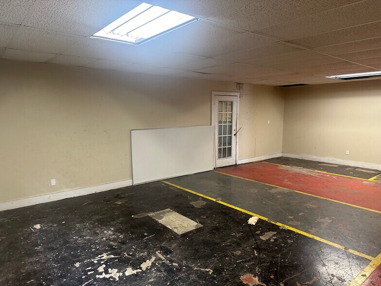 More Photos Of 2211 Windsor St, Chattanooga Service For Sale