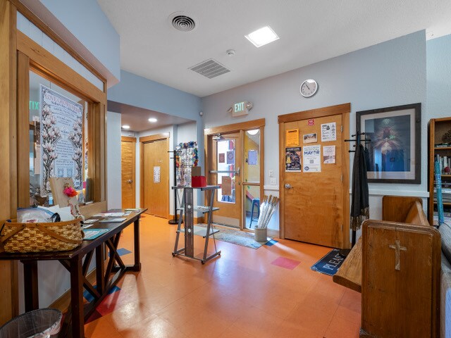 More Photos Of 9822 SW Gorsuch Rd, Vashon Flex For Sale