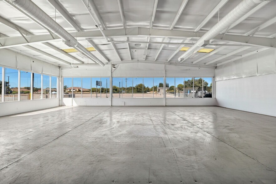 More Photos Of 2020 Taylor Rd, Roseville Industrial For Lease