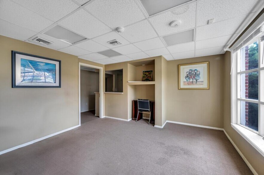 More Photos Of 2539 Middle Country Rd, Centereach Office For Lease