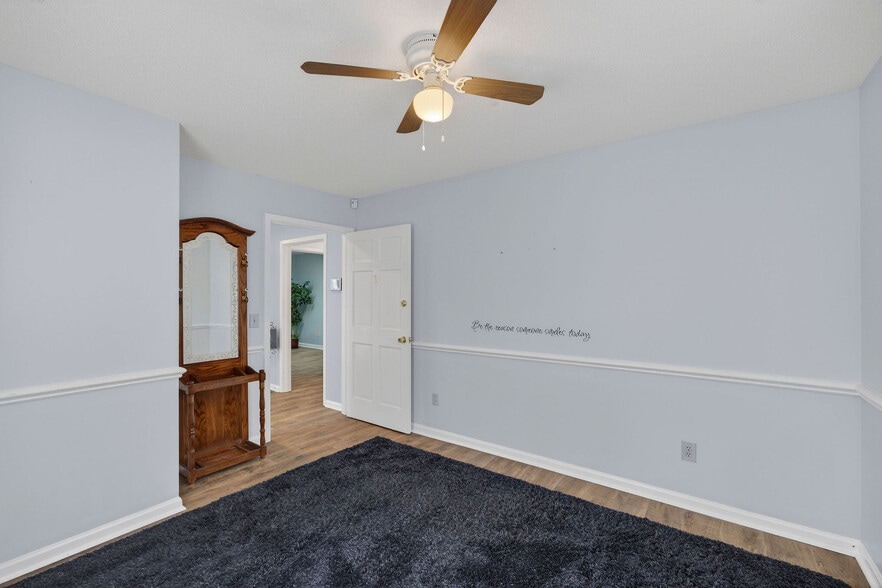 More Photos Of 104-H N Kerr Ave, Wilmington Office For Sale