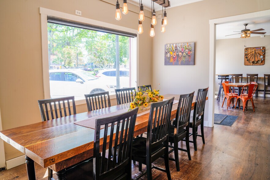 More Photos Of 123 Union Sq, Milford Restaurant For Sale