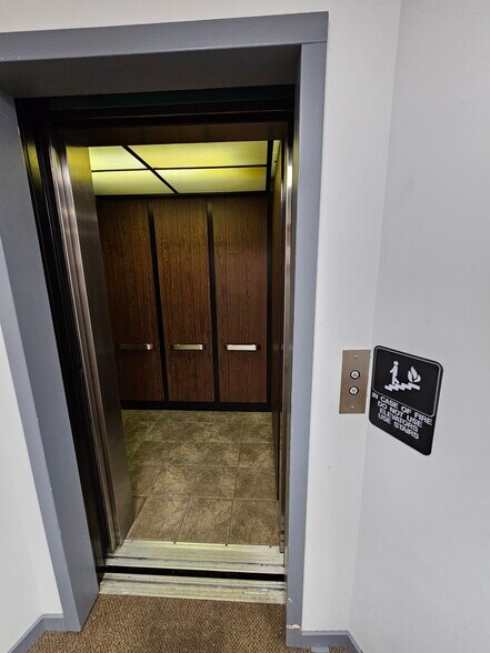 More Photos Of 710 Fifth Ave, Pittsburgh Office Residential For Sale