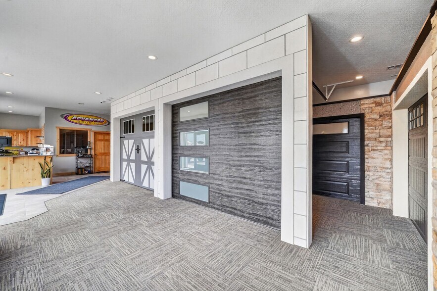 More Photos Of 79 W 3100 N, Hyde Park Flex For Sale