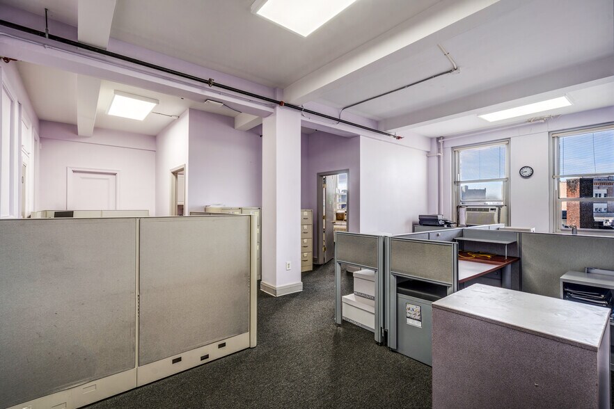 More Photos Of 313 State St, Perth Amboy Office Residential For Lease