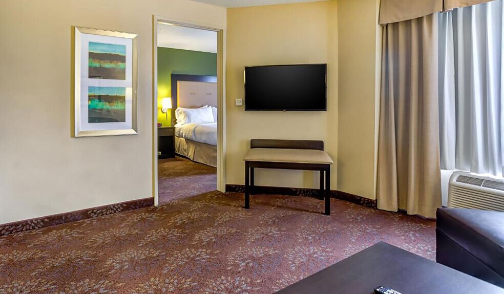 More Photos Of 251 Pennsylvania Pky, Indianapolis Hotel For Sale