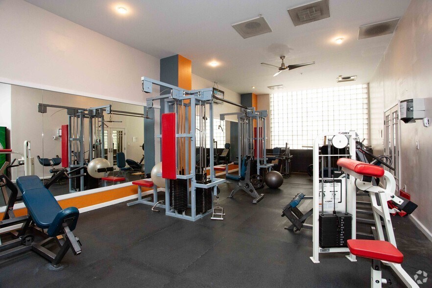 More Photos Of 555 N 4th St, Saint Louis Apartments For Sale