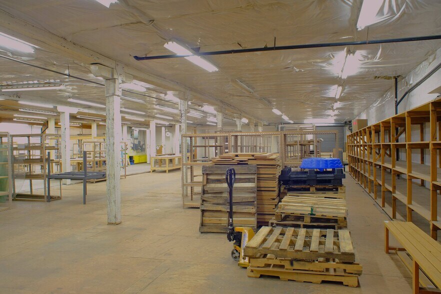 More Photos Of 1670 Pandora St, Vancouver Warehouse For Sale