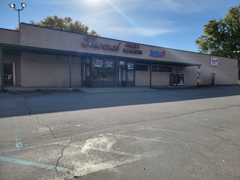 Primary Photo Of 5 Mountain Mall, Shickshinny Storefront For Sale