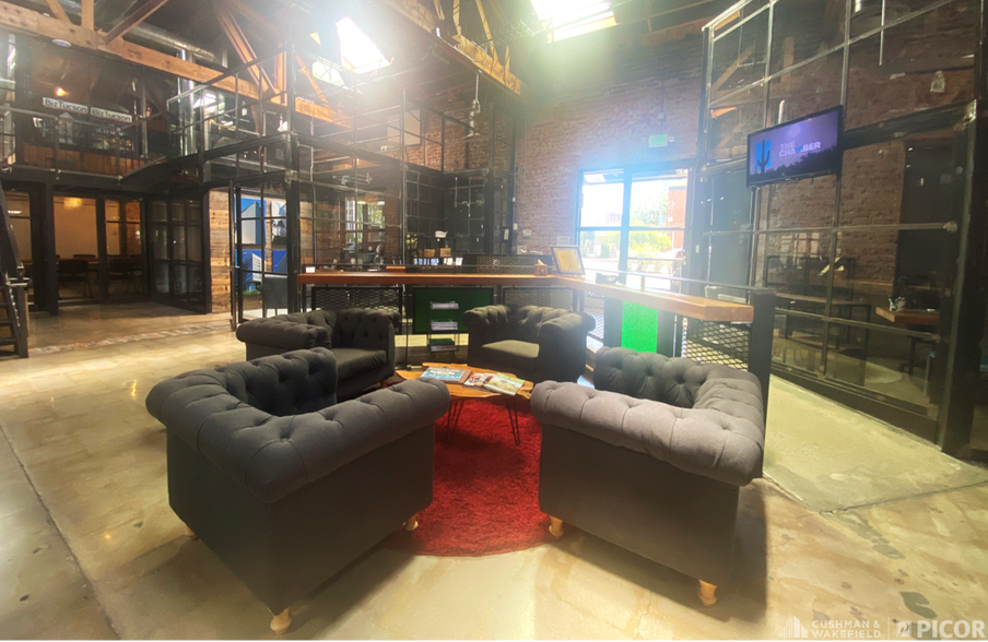 More Photos Of 212 E Broadway Blvd, Tucson Freestanding For Lease