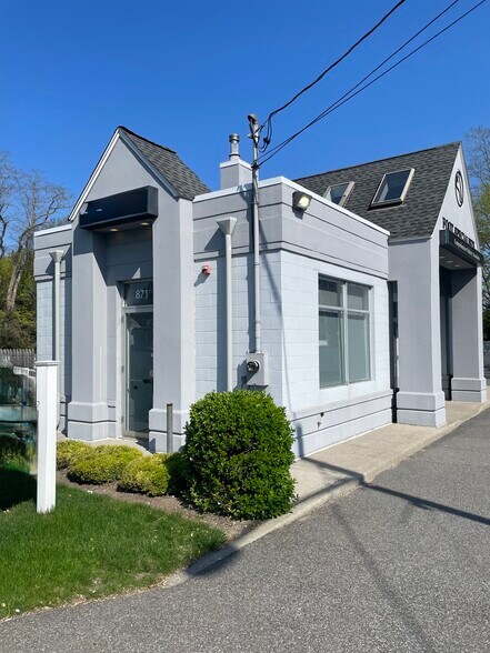 More Photos Of 871 Middle Country Rd, Selden General Retail For Sale