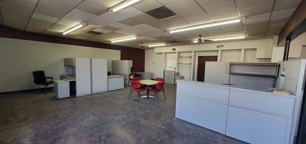 More Photos Of 741 S Treadaway Blvd, Abilene Warehouse For Lease