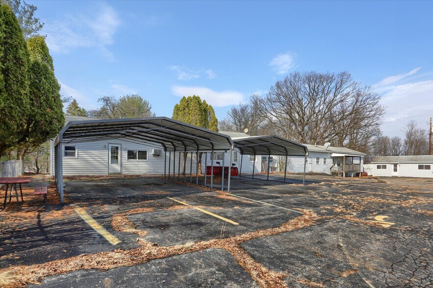 More Photos Of 145 Chamberlaine Ave, Pottsville Flex For Sale