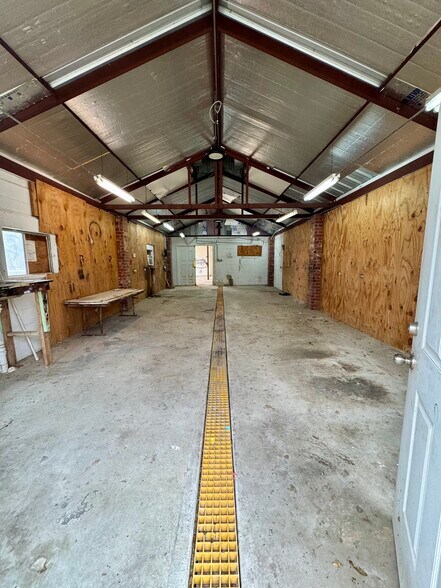 More Photos Of 608 W Wallace St, San Saba Restaurant For Sale