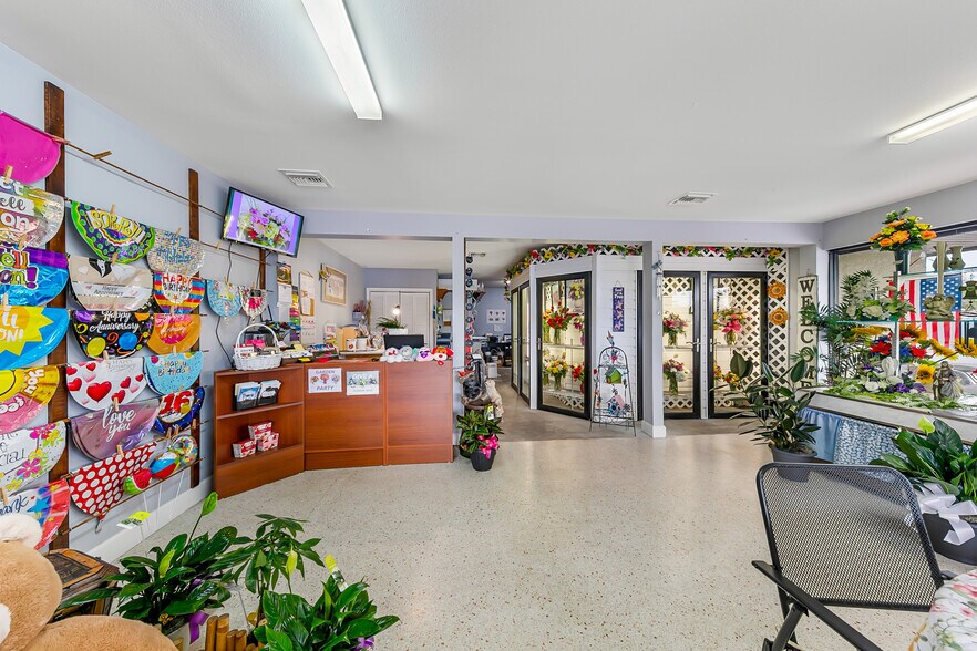 More Photos Of 984 Rockledge Blvd, Rockledge General Retail For Sale