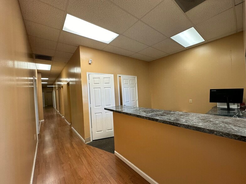 More Photos Of 1000 Lakeland Sq, Flowood Unknown For Lease