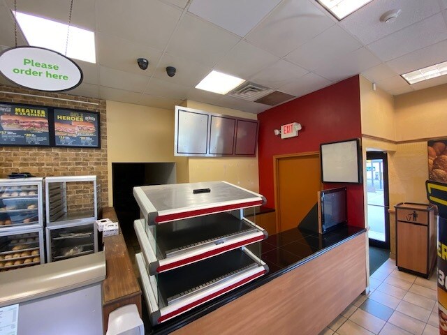 More Photos Of 6757 W Port Arthur Rd, Port Arthur Freestanding For Lease