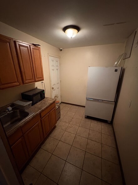 More Photos Of 284 Junius St, Brooklyn Warehouse For Lease