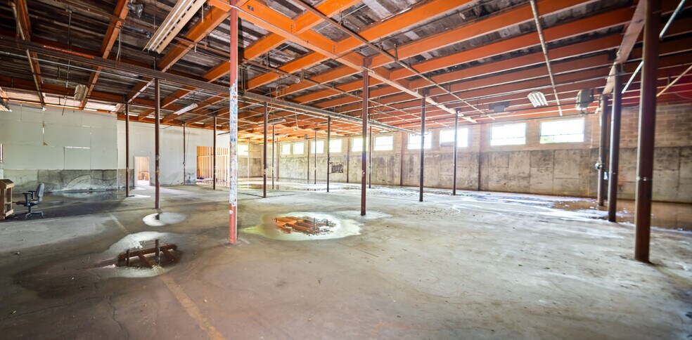 More Photos Of 277 E Main St, East Brookfield Warehouse For Sale