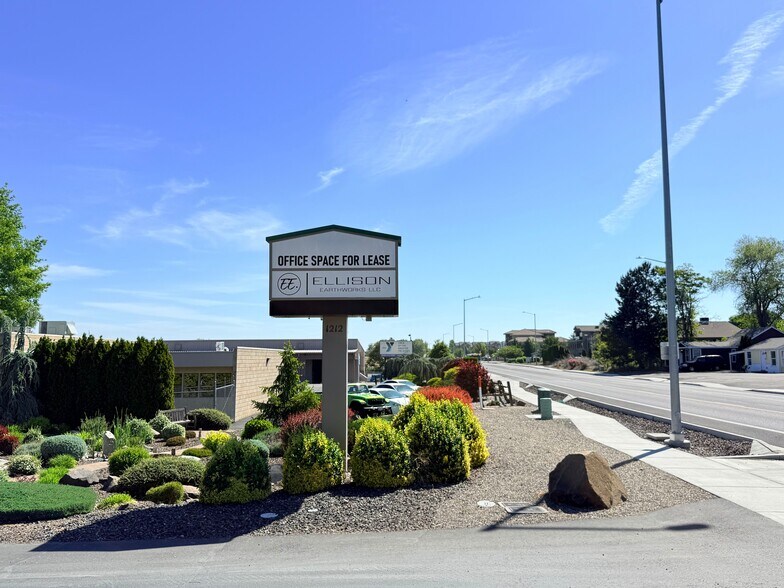 More Photos Of 1212 Columbia Park Trl, Richland Office For Lease