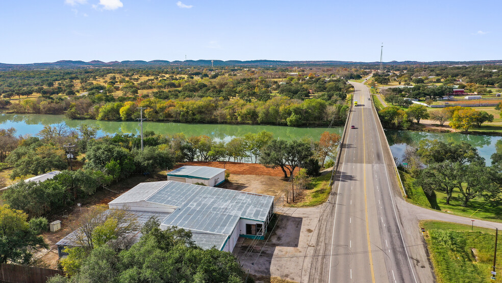 Primary Photo Of 832 US HWY 281, Johnson City Flex For Sale